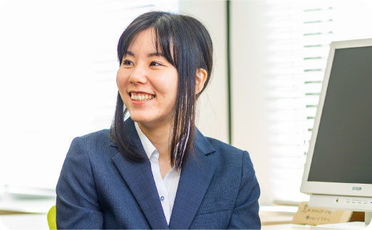 仕事について語るスタッフ